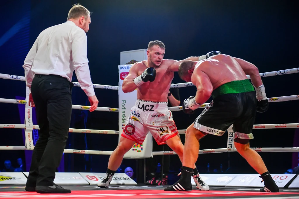 Piotr Łącz (w środku)