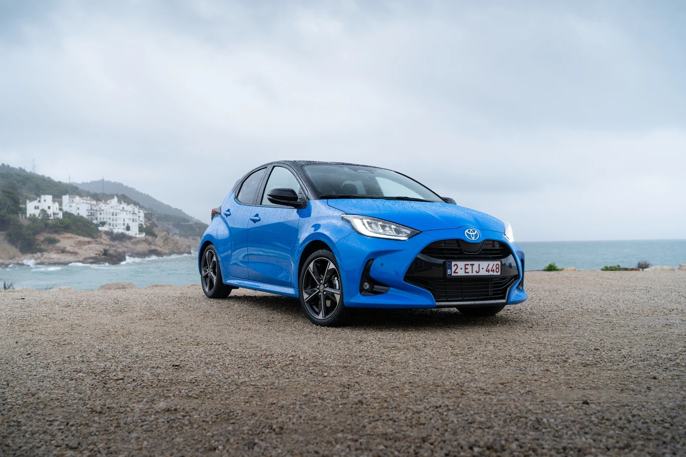 Toyotę Yaris ze 116-konną hybrydą można teraz nabyć za 91 400 zł.