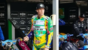 Jason Doyle w parku maszyn.