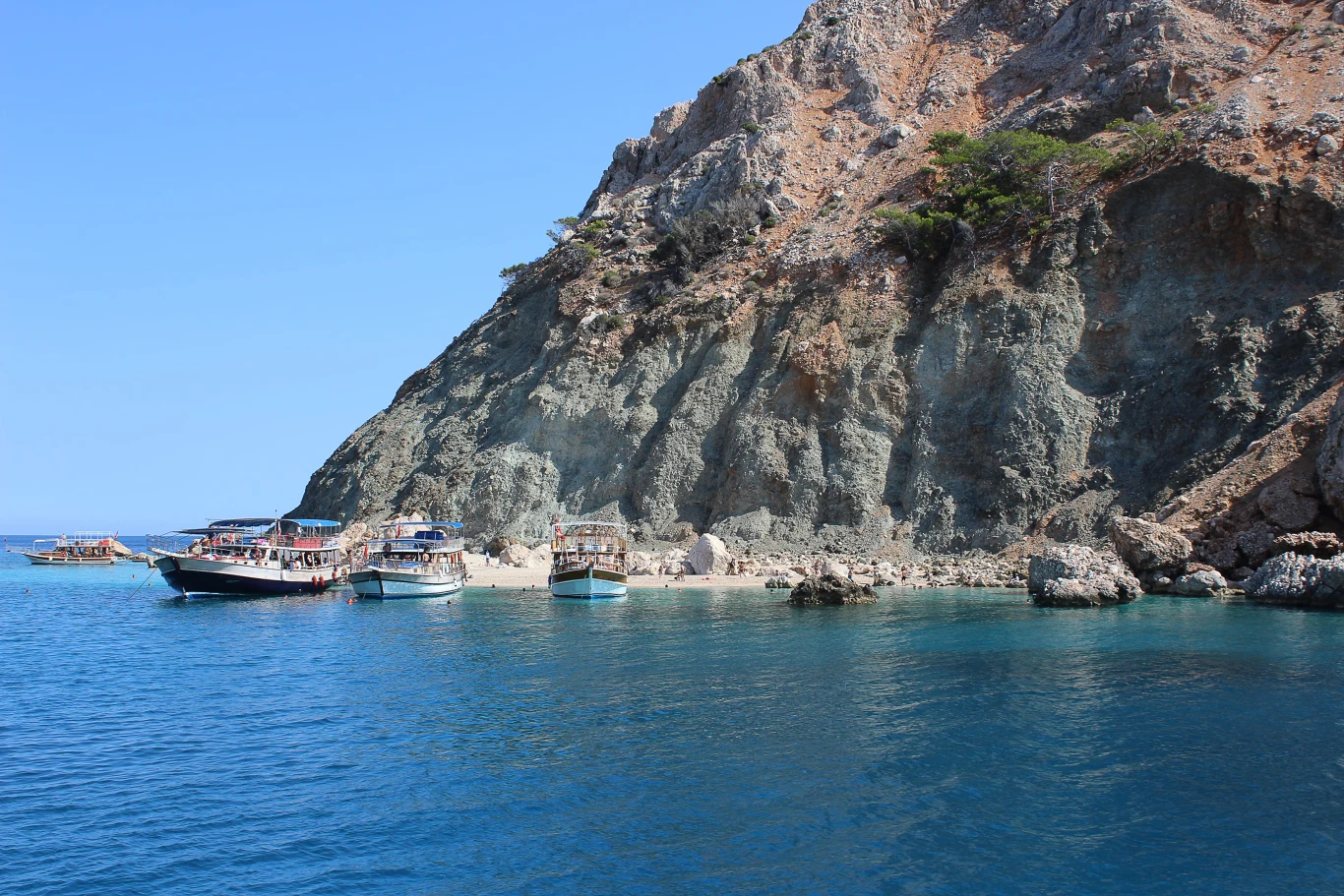 Suluada to śródziemnomorska, bezludna wyspa. Jej piękno sprawia, iż określana jest mianem "tureckich Malediwów". Suluada to śródziemnomorska, bezludna wyspa. Jej piękno sprawia, iż określana jest mianem "tureckich Malediwów".