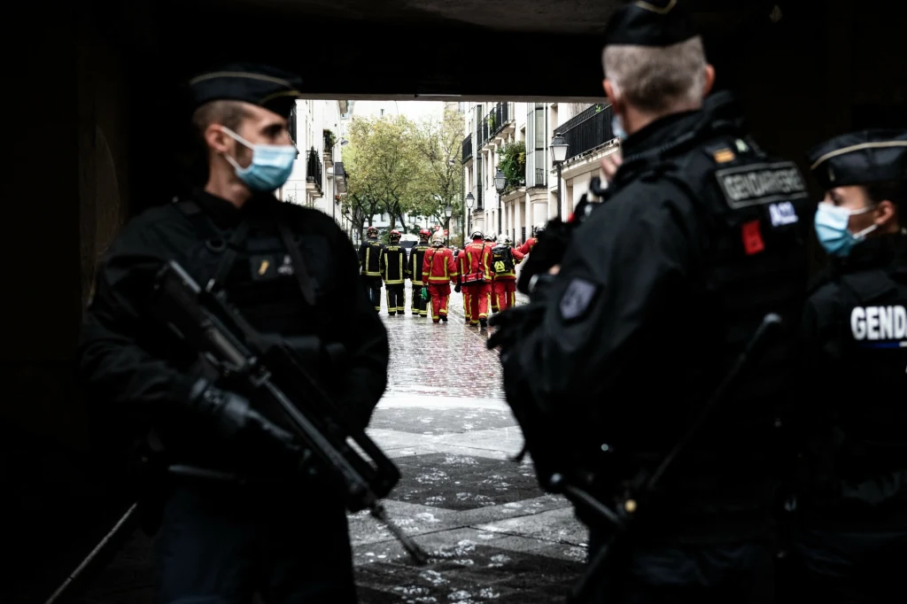 Po zamachu terrorystycznym w Paryżu Po zamachu terrorystycznym w Paryżu