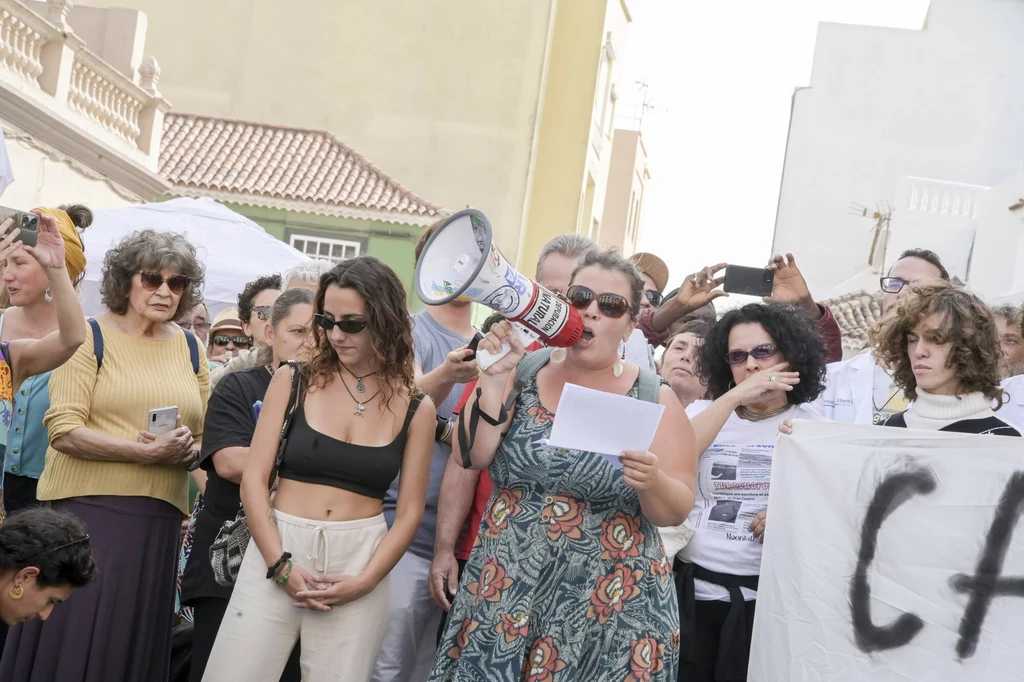 Mieszkańcy żadają wstrzymania budowy hotelu powstającego przy plaży La Tejita i kompleksu wakacyjnego „Cuna del Alma” w małym porcie Adeje na Teneryfie