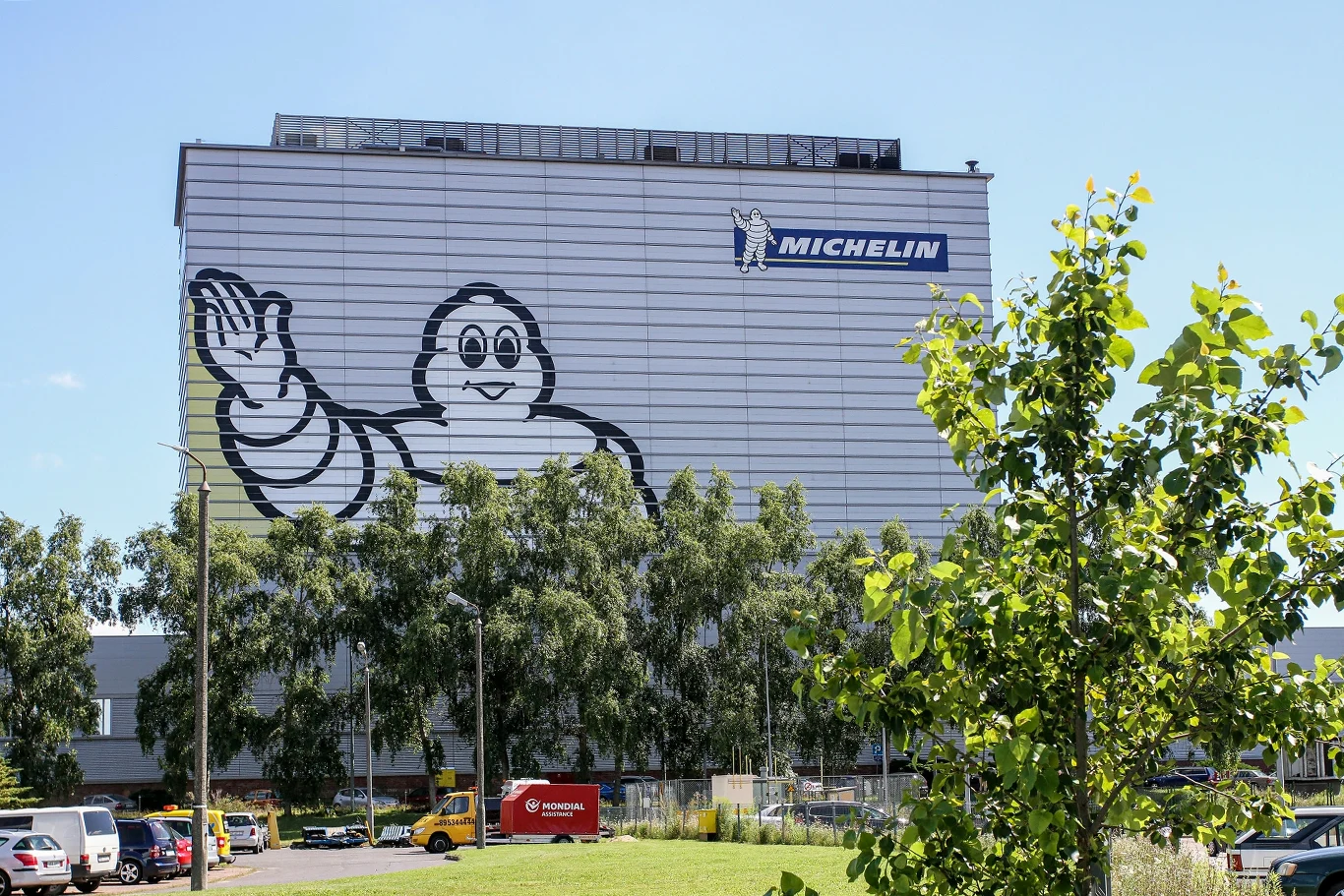 Fabryka firmy Michelin w Olsztynie dysponuje łącznie ok. siedmioma wydziałami