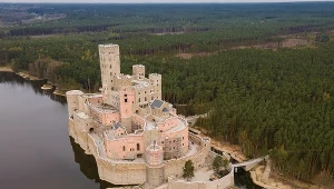 Zamek w Stobnicy. Właściciele organizują "rycerską" imprezę (zdj. z 2022 r.)