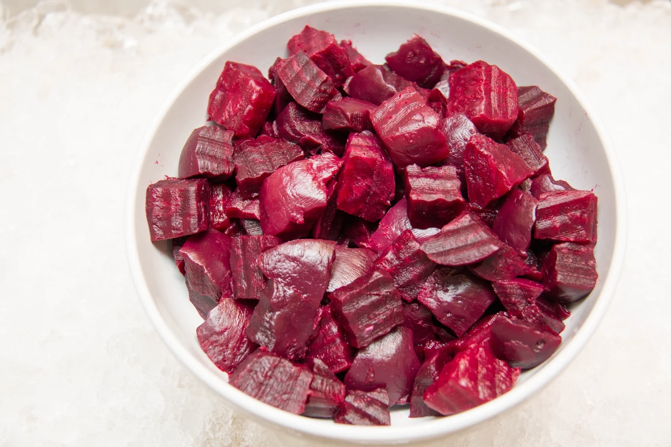 Buraki są niskokaloryczne. Średni burak ma około 40 kcal. Buraki są niskokaloryczne. Średni burak ma około 40 kcal.