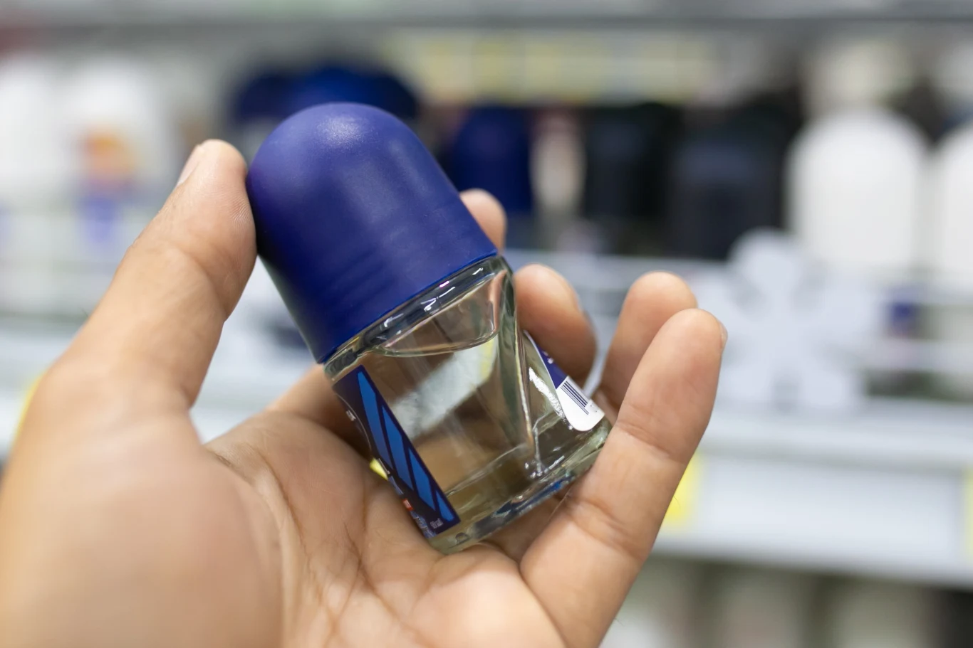 Na pewno wiesz, czym różni się dezodorant od antyperspirantu? Na pewno wiesz, czym różni się dezodorant od antyperspirantu?