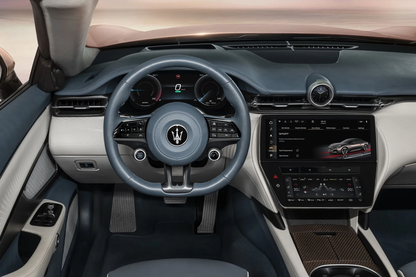 Przed kierowcą znajduje się wyświetlacz o przekątnej 12,2 cala.