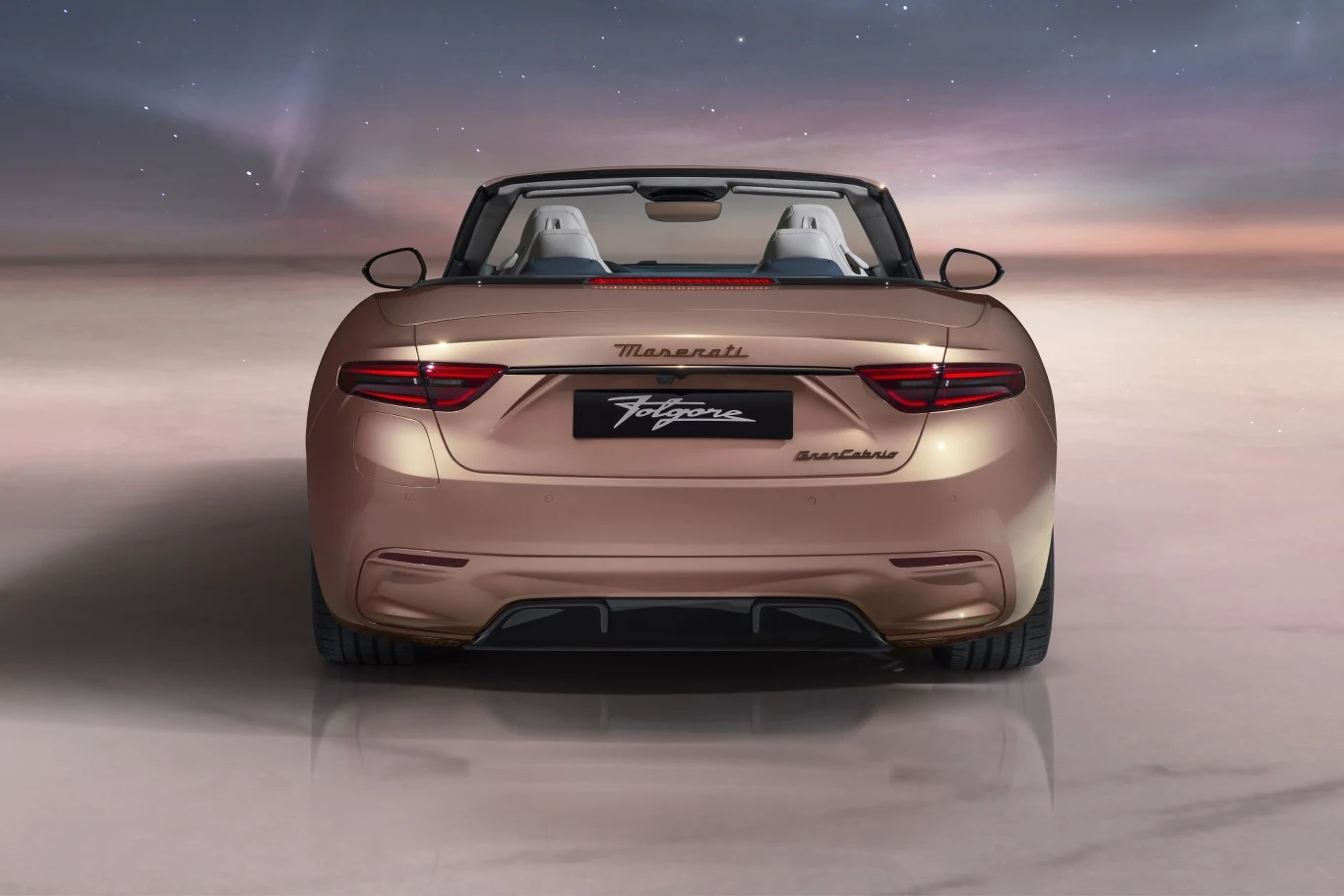 Maserati GranCabrio Folgore rozpędza się do 100 km/h w 2,8 sekundy.