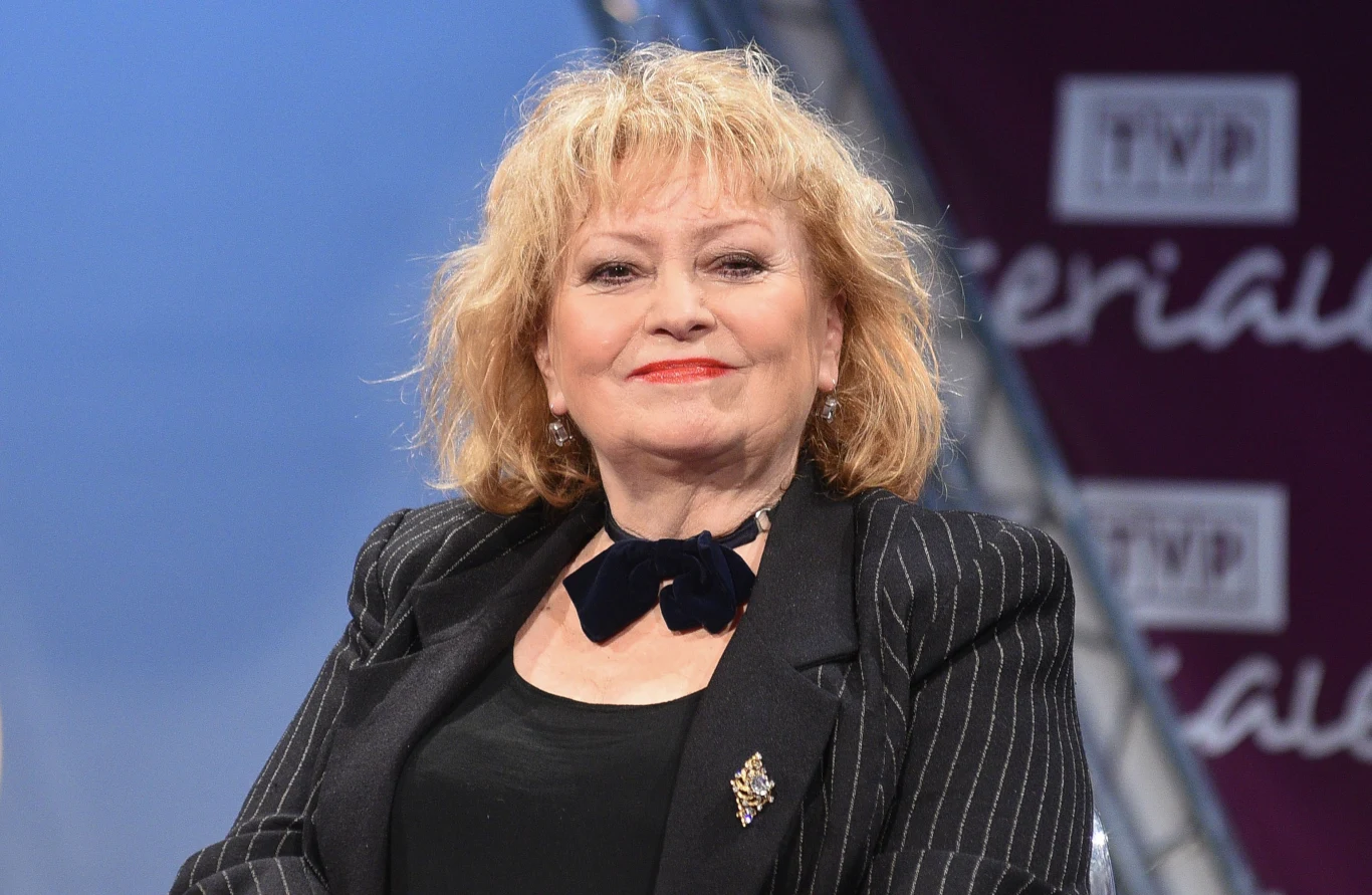 Przed laty Ewa Florczak wcielała się w postać Wandy Łuczak, pracownicy apteki "Pod Modrzewiem" Przed laty Ewa Florczak wcielała się w postać Wandy Łuczak, pracownicy apteki "Pod Modrzewiem"