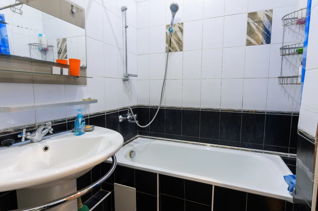 Z nieskrywaną niechęcią myślisz o konieczności wyszorowania łazienki? 