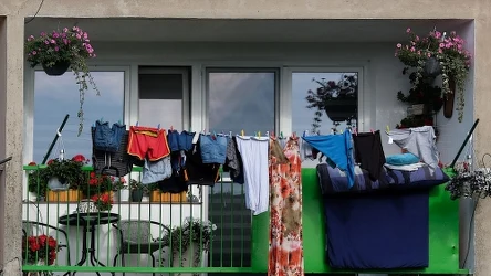 Czy wiedziałeś, że za suszenie prania na balkonie możesz dostać mandat?