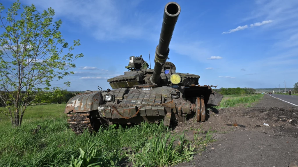 Wrak czolgu T-72 na Ukrainie