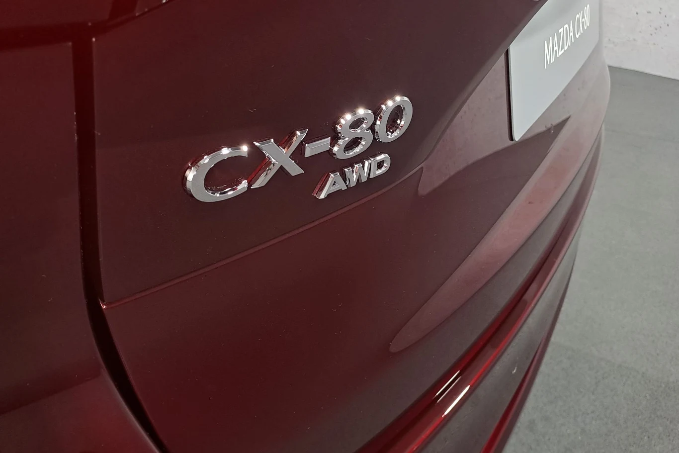 Ceny Mazdy CX-80 w Polsce mają startować od 280 900 zł.