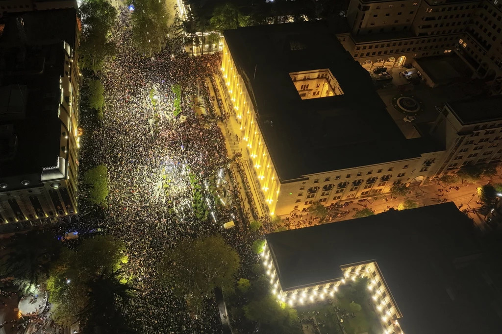 Protesty w Gruzji. Demonstranci sprzeciwiają się "rosyjskiej ustawie" Protesty w Gruzji. Demonstranci sprzeciwiają się "rosyjskiej ustawie"