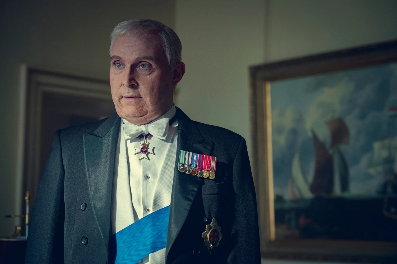 Rufus Sewell jako książę Andrzej w filmie "Mocny temat"