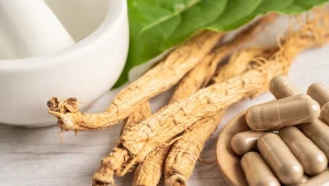 Łagodzi objawy menopauzy i zbija cukier. Nie bez powodu nazywany wszechlekiem