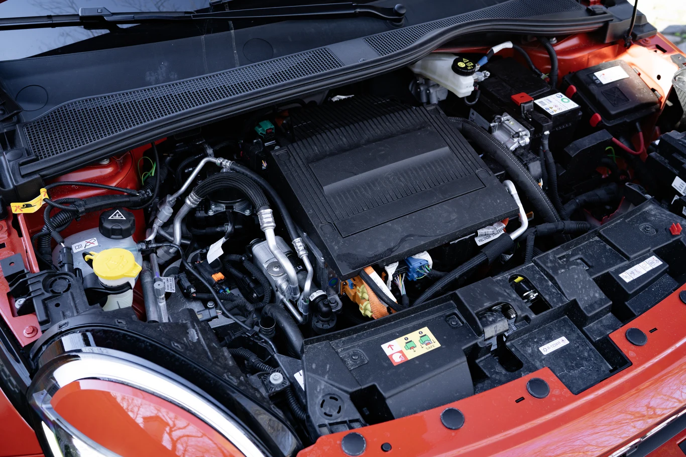 Fiat 600e dostępny jest tylko z jednym silnikiem o mocy 156 KM