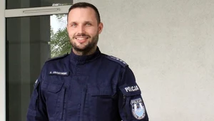 Policjant wskoczył do wody za nastolatką