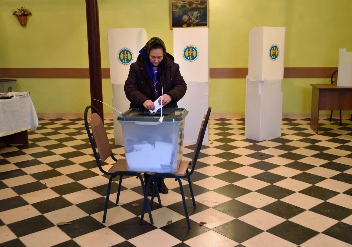 Lokal wyborczy. Partia Sor żąda unieważnienia wyborów samorządowych Lokal wyborczy. Partia Sor żąda unieważnienia wyborów samorządowych