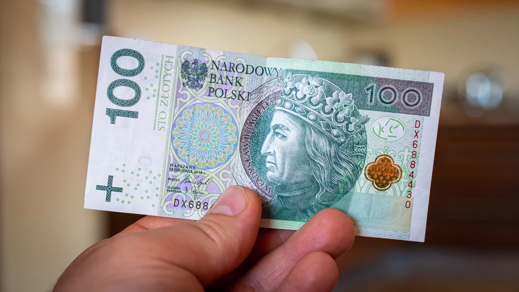 Obligacja oszczędnościowa kosztuje 100 zł. Resort finansów obniża oprocentowanie czerwcowych obligacji. Zdj. ilustracyjne