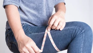 Obrzęk tłuszczowy na nogach to nie wina otyłości. Chorują głównie kobiety