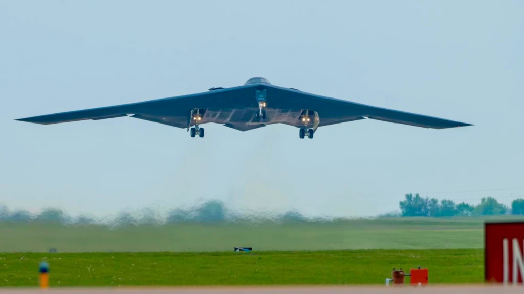 Bombowiec B-2 Spirit podczas ćwiczeń B-2 Spirit Vigilance 2024