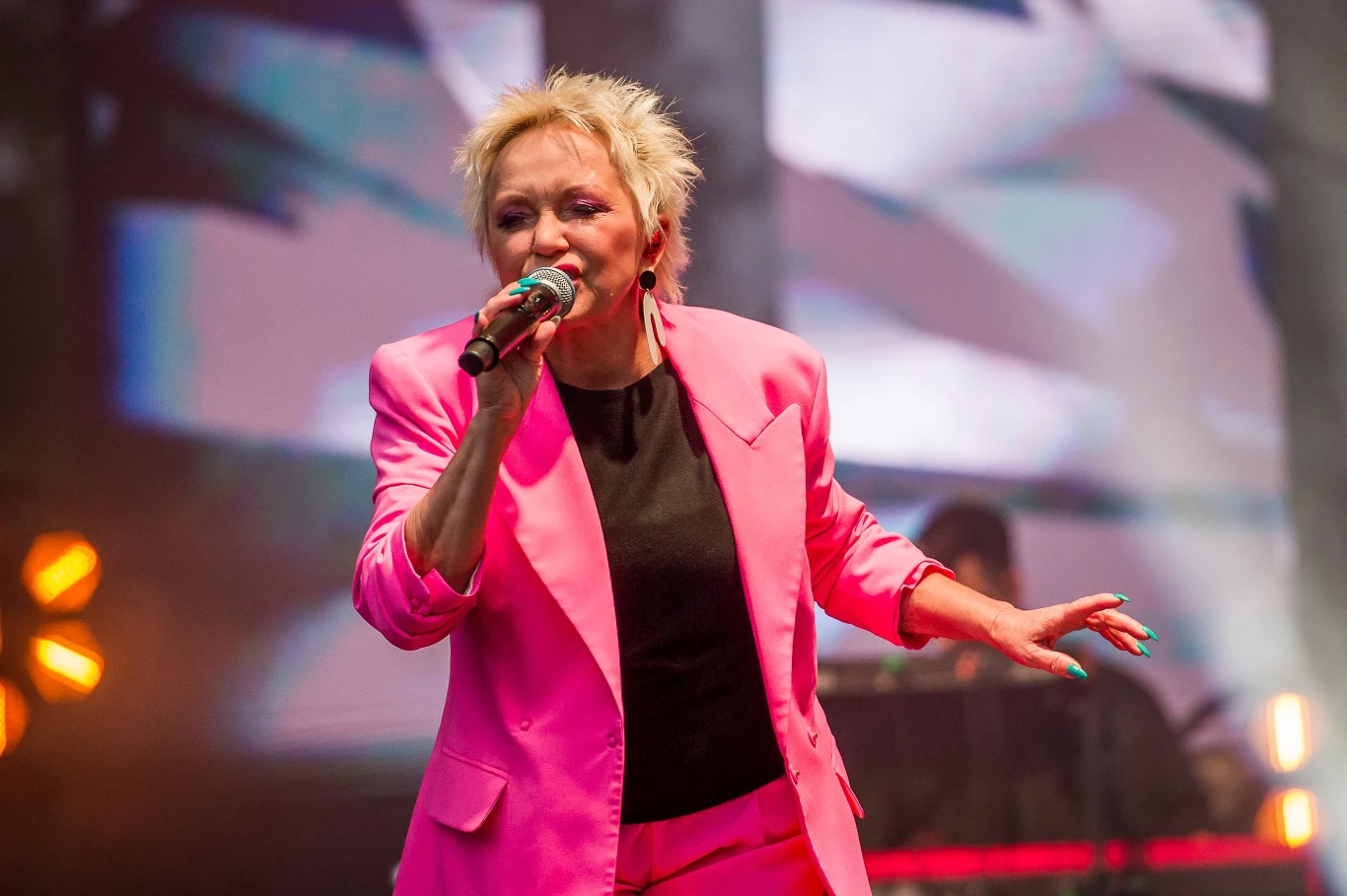 NEXT FEST 2024: Małgorzata Ostrowska na scenie plenerowej NEXT FEST 2024: Małgorzata Ostrowska na scenie plenerowej