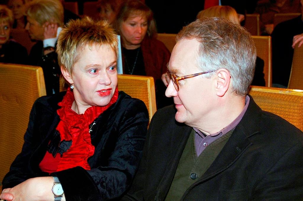 Joanna Żółkowska i Robert Gliński na benefisie Mariana Opani, 2003 rok.