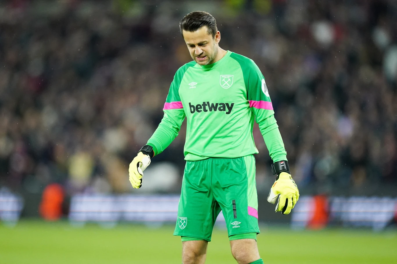 Łukasz Fabiański nie mógł tym razem pomóc drużynie 