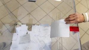 Rosną emocje wokół wyborów samorządowych. Wyniki late poll