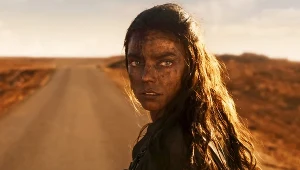Anya Taylor-Joy w scenie z filmu "Furiosa: Saga Mad Max"