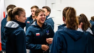 Weronika Falkowska (w środku) wreszcie ma się z czego cieszyć - triumf w Burundi dał jej awans aż o 70 pozycji w rankingu WTA