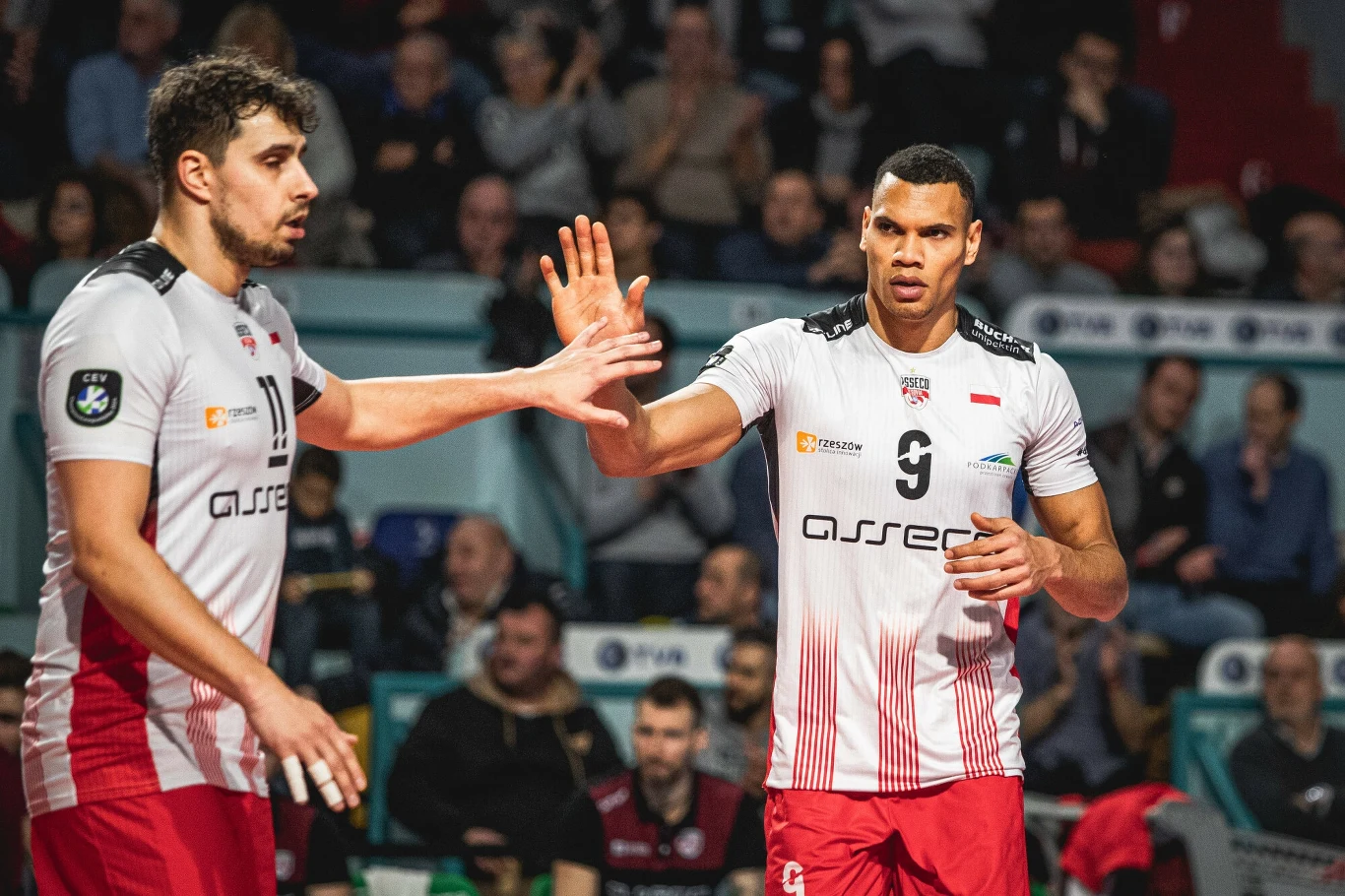 Stephen Boyer (nr 9). Obok Fabian Drzyzga