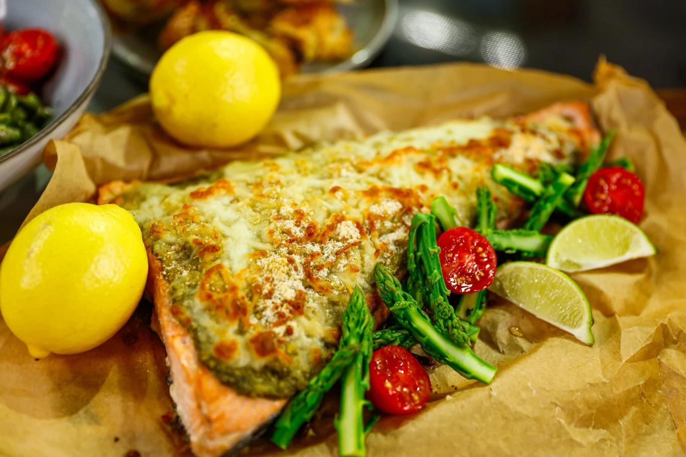 Łosoś dziki jest bogaty w cenne składniki odżywcze, w tym kwasy omega-3. 