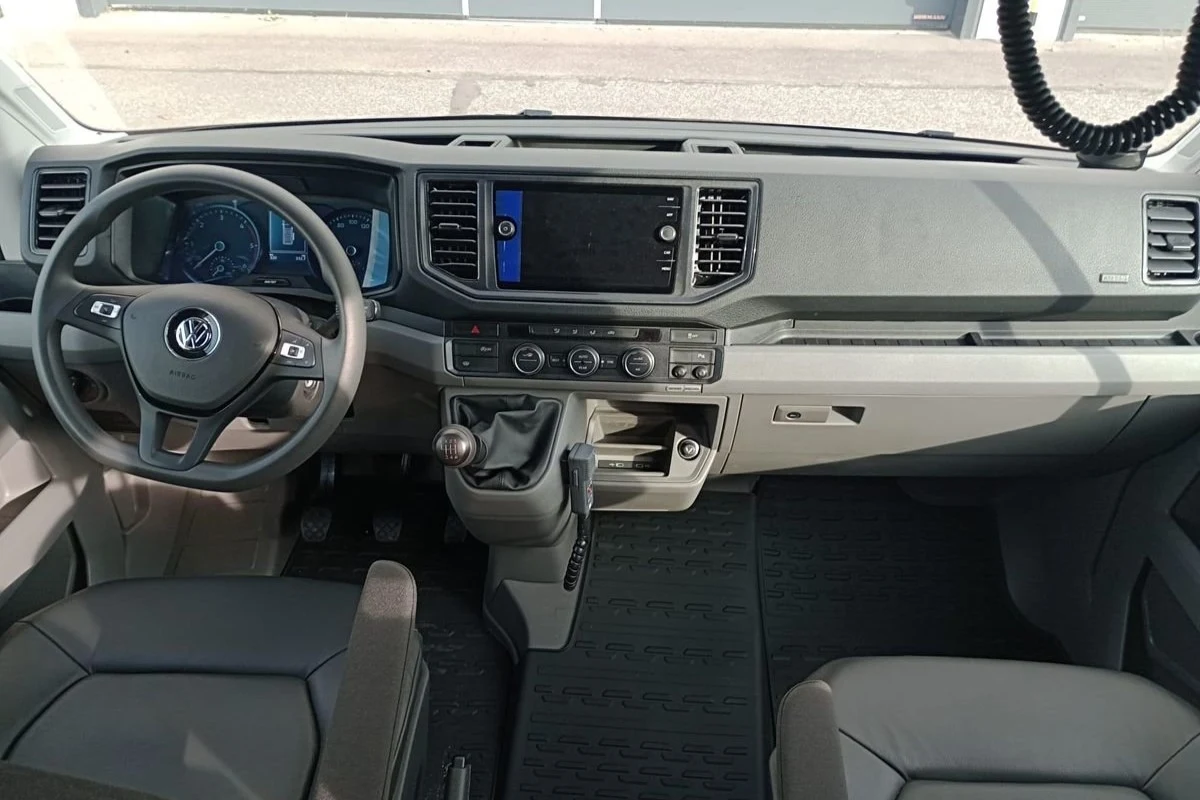 Na wyposażeniu policjanci znajdą m.in. kamerę cofania.