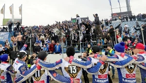 Policja w gotowości, kibice bojowo nastawieni. To muszą zrobić, jeśli nie chcą spaść z ligi