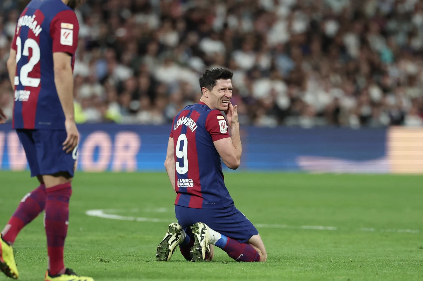 Robert Lewandowski w meczu Real Madryt - FC Barcelona