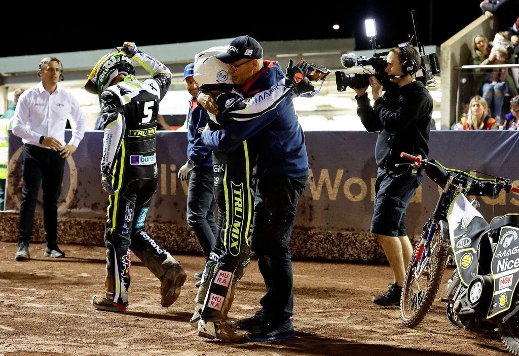 Mecz ligi angielskiej. Belle Vue Aces - Ipswich Witches na National Speedway Stadium Mecz ligi angielskiej. Belle Vue Aces - Ipswich Witches na National Speedway Stadium