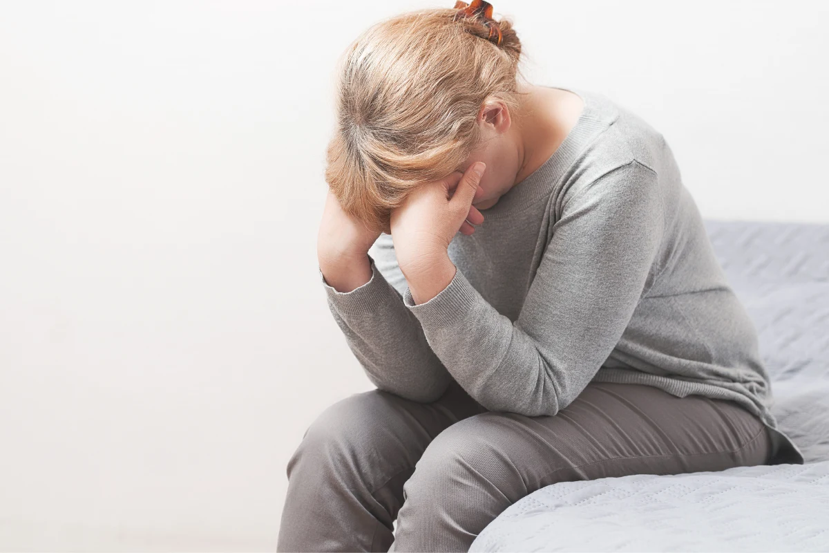 Zaburzenia gospodarki hormonalnej powodują liczne objawy ze strony całego organizmu Zaburzenia gospodarki hormonalnej powodują liczne objawy ze strony całego organizmu