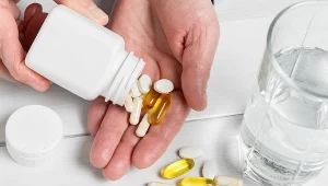 Nadmiar witamin w organizmie prowadzi do szeregu objawów, które mogą nawet zagrażać zdrowiu