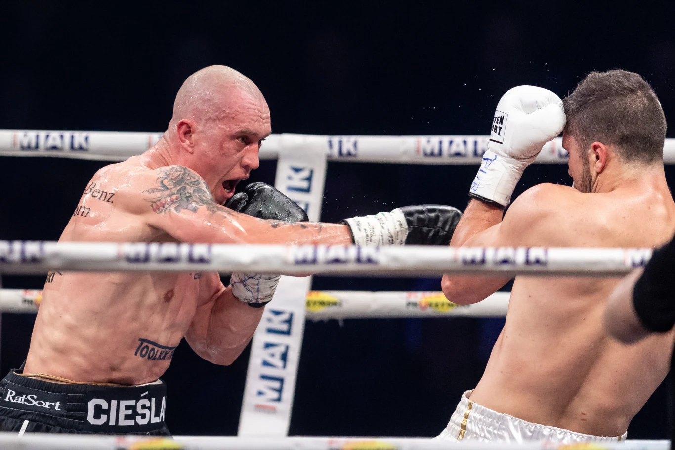 Michał Cieślak tutaj w walce z Wenezuelczykiem Juanem Diazem Michał Cieślak tutaj w walce z Wenezuelczykiem Juanem Diazem