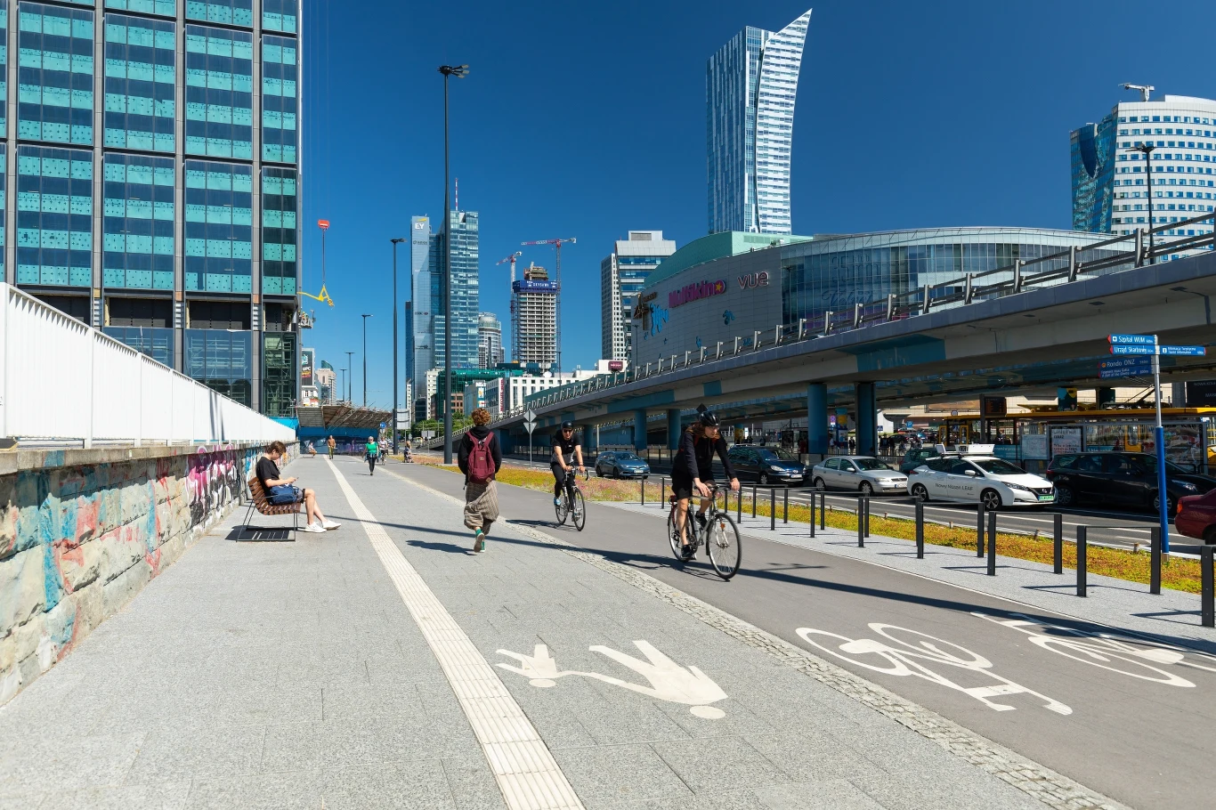 Zwiedzanie Warszawy rowerem to doskonały sposób na aktywne spędzenie majówki 