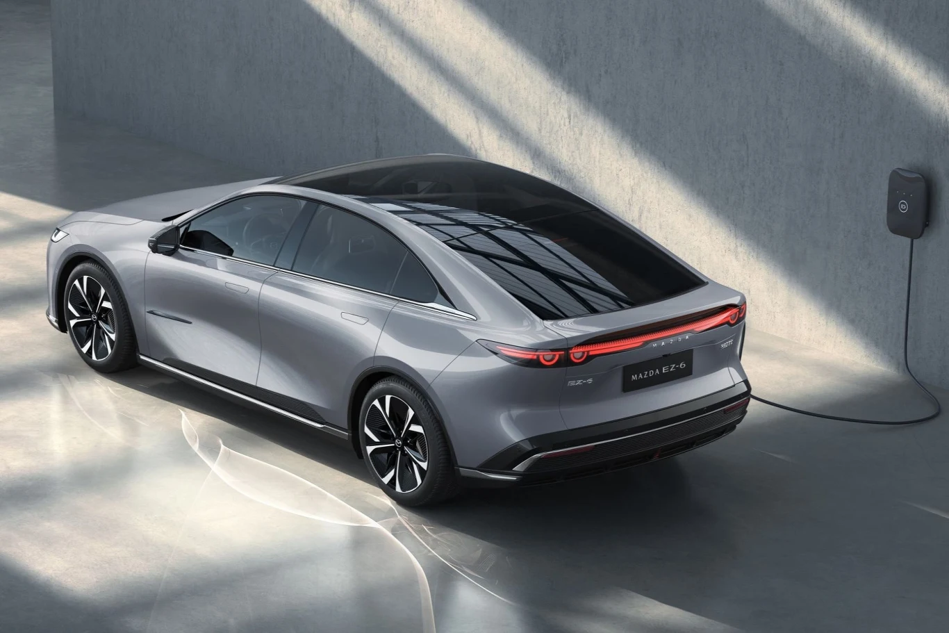 Mazda EZ-6 powstała we współpracy z chińską firmą Changan Automobile.