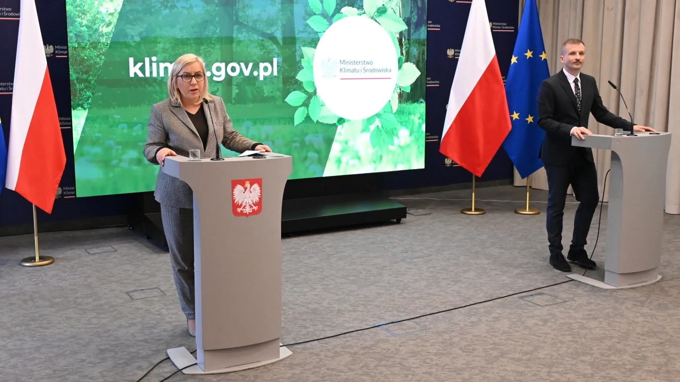 Ministerstwo Klimatu i Środowiska zapowiedziało utworzenie w Polsce tzw. lasów społecznych. Mają one pełnić funkcję rekreacyjną dla okolicznych mieszkańców Ministerstwo Klimatu i Środowiska zapowiedziało utworzenie w Polsce tzw. lasów społecznych. Mają one pełnić funkcję rekreacyjną dla okolicznych mieszkańców