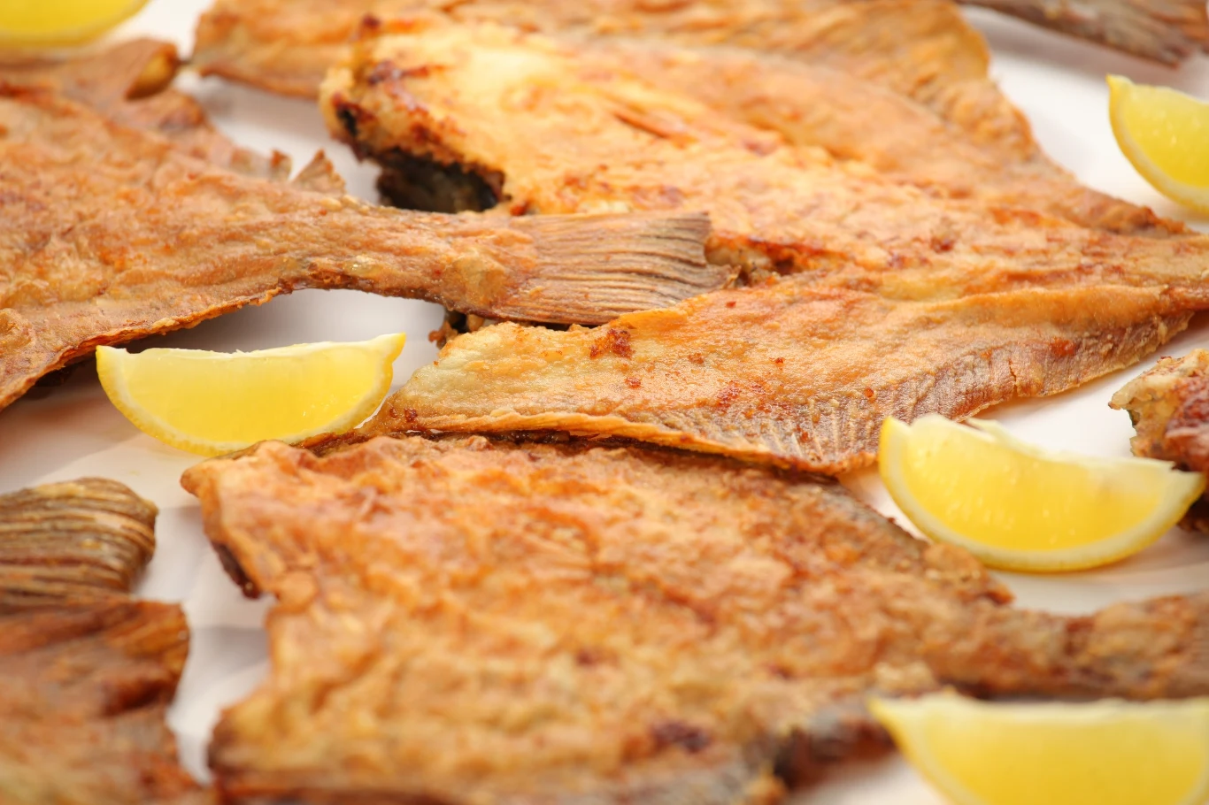 Flądra nie zawsze musi być smażona. Spróbuj zrobić ją w piekarniku Flądra nie zawsze musi być smażona. Spróbuj zrobić ją w piekarniku