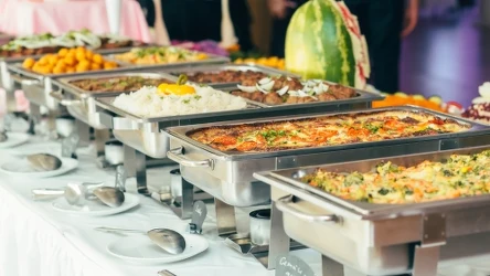 Polacy często wybierają wakacje z wyżywieniem all inclusive. To wygodne, jednak nie pozbawione wad rozwiązanie