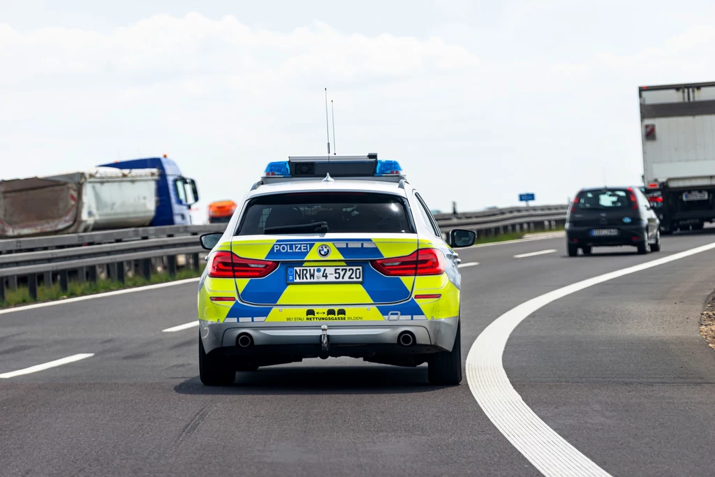 Policja jedzie przed tobą slalomem? To ważny komunikat 