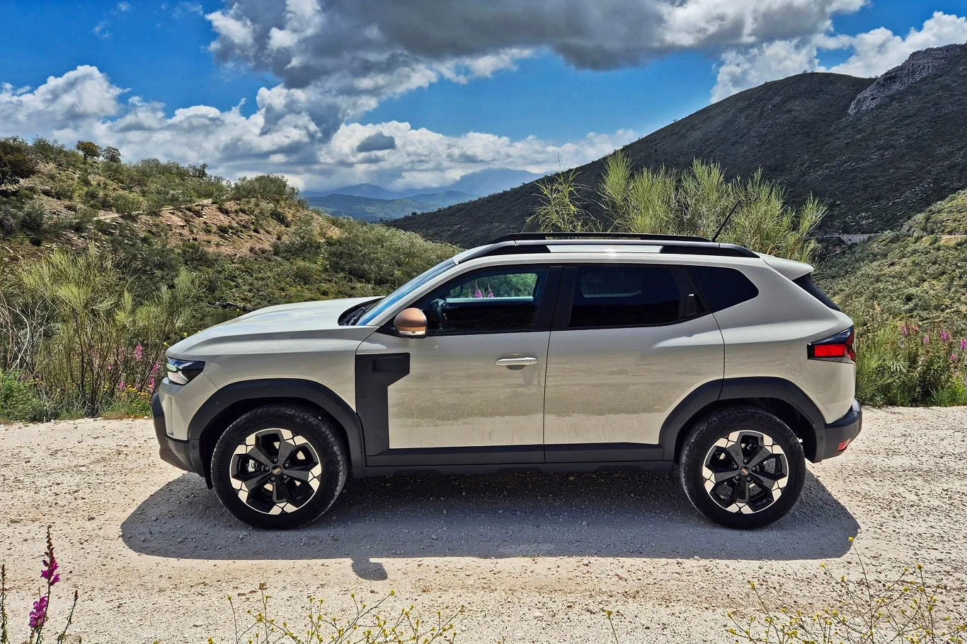 Nowa Dacia Duster również oferowana jest z instalacją gazową Nowa Dacia Duster również oferowana jest z instalacją gazową