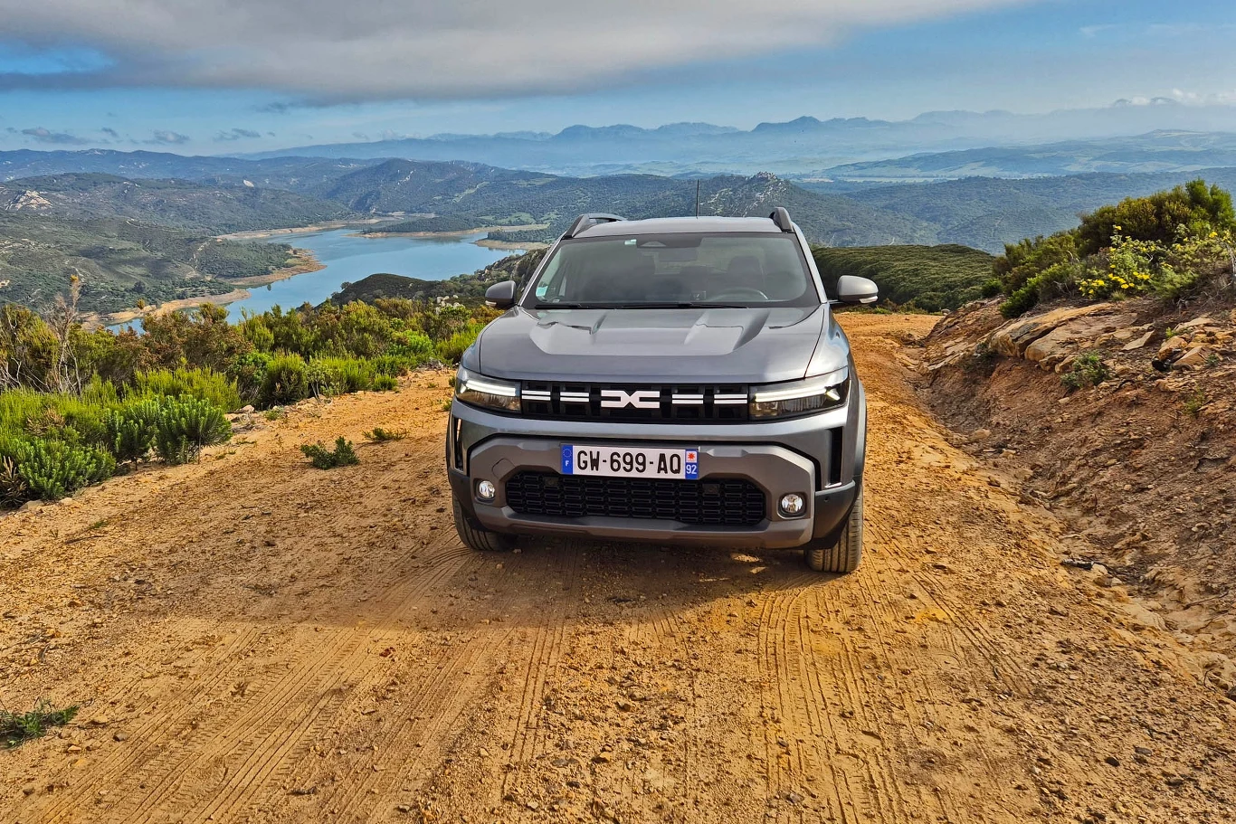 Dacia Duster pozostaje komfortowa również na szutrowych drogach Dacia Duster pozostaje komfortowa również na szutrowych drogach