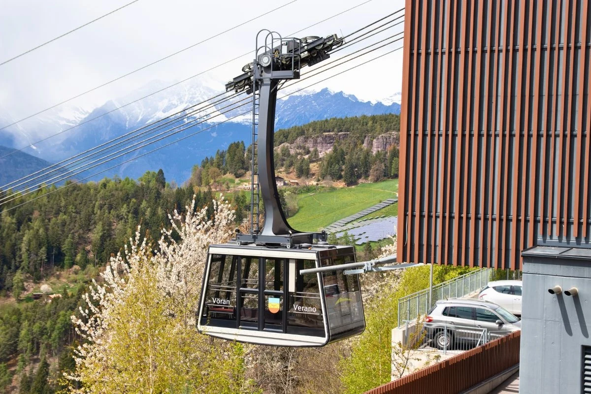 W miejscowości Postal znajduje się stacja kolejki linowej, która zabierze nas na szczyt pobliskiego wzgórza W miejscowości Postal znajduje się stacja kolejki linowej, która zabierze nas na szczyt pobliskiego wzgórza